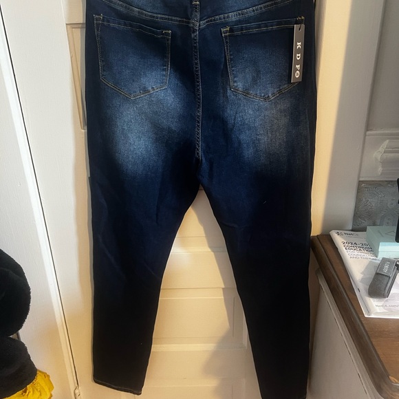 KDF brand new jeans - Picture 2 of 2